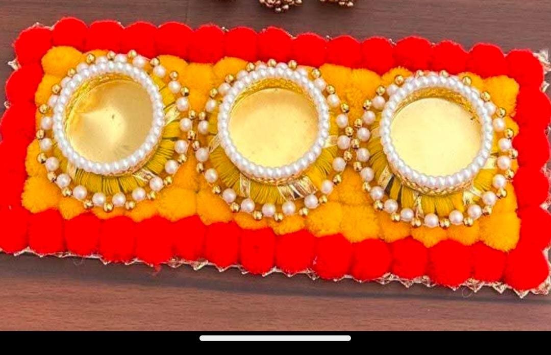 Pom-Pom Decorative 3-Slot Tealight Candle Holder Mat