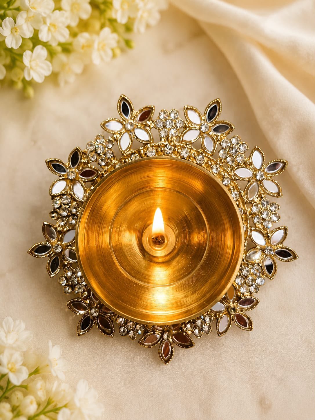 Flower Pattern Kundan Diya